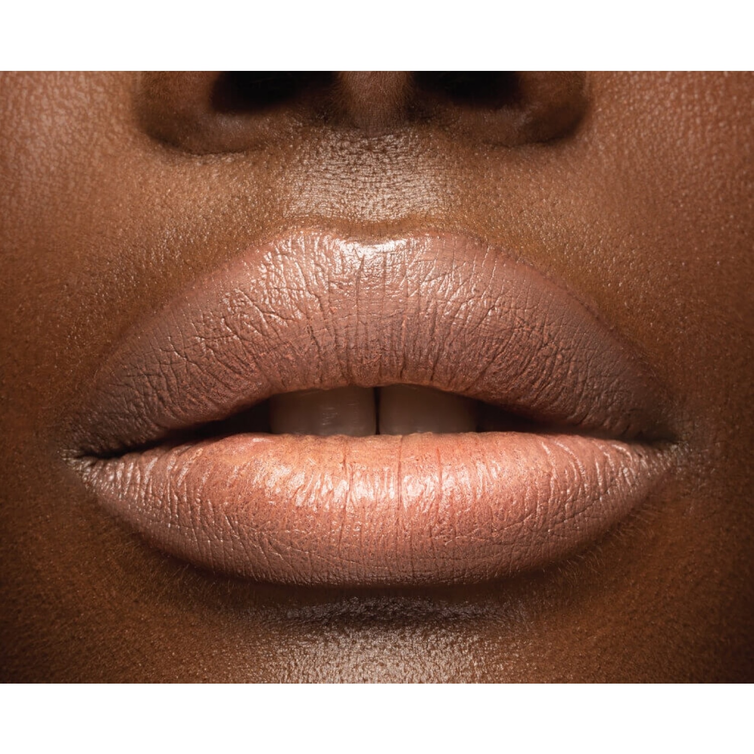I NEED A NUDE (BARRA DE LABIOS)